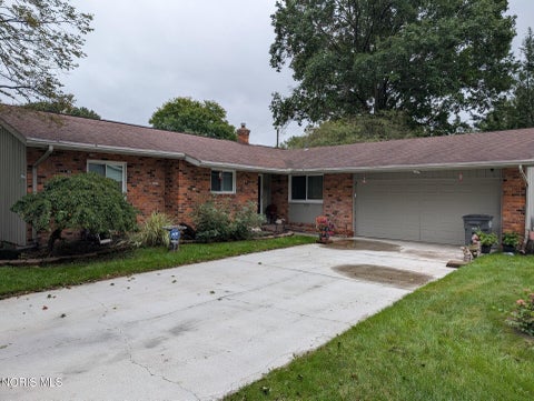 Photo of 3789 Linden Green Drive, Toledo, OH 43614 (MLS # 10013704)