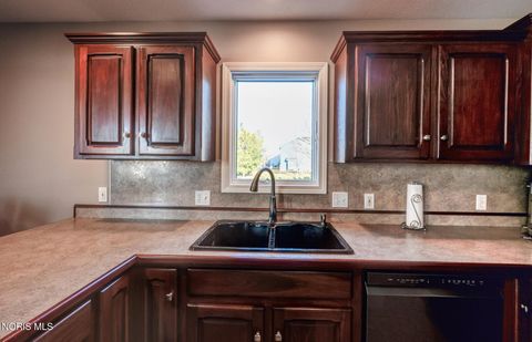 Tiny photo for 1800 Timber Ridge Drive, Bowling Green, OH 43402 (MLS # 10005804)