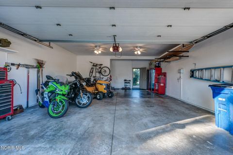 Tiny photo for 1800 Timber Ridge Drive, Bowling Green, OH 43402 (MLS # 10005804)