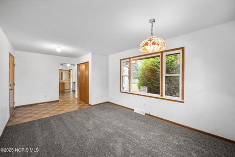 Tiny photo for 2211 E Harbor Drive, Toledo, OH 43611 (MLS # 10000704)