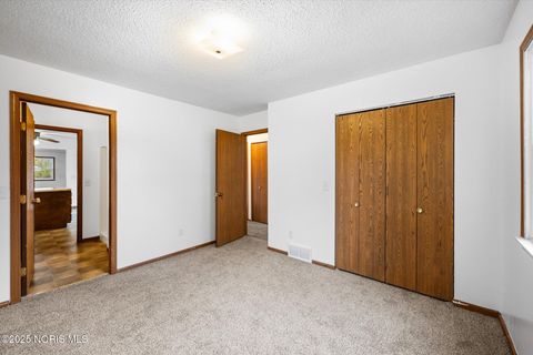 Tiny photo for 2211 E Harbor Drive, Toledo, OH 43611 (MLS # 10000704)