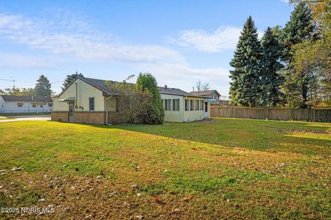 Tiny photo for 2211 E Harbor Drive, Toledo, OH 43611 (MLS # 10000704)