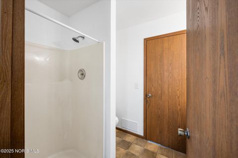 Tiny photo for 2211 E Harbor Drive, Toledo, OH 43611 (MLS # 10000704)