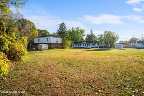 Tiny photo for 2211 E Harbor Drive, Toledo, OH 43611 (MLS # 10000704)