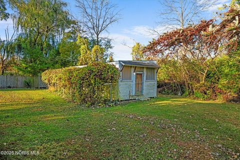 Tiny photo for 2211 E Harbor Drive, Toledo, OH 43611 (MLS # 10000704)