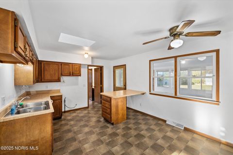 Tiny photo for 2211 E Harbor Drive, Toledo, OH 43611 (MLS # 10000704)