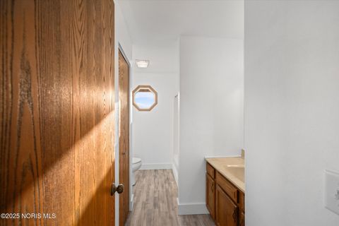 Tiny photo for 2211 E Harbor Drive, Toledo, OH 43611 (MLS # 10000704)