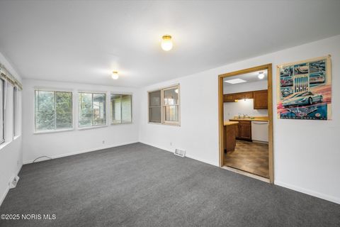 Tiny photo for 2211 E Harbor Drive, Toledo, OH 43611 (MLS # 10000704)