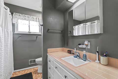 Tiny photo for 2038 Greenwich Lane, Toledo, OH 43611 (MLS # 10011719)