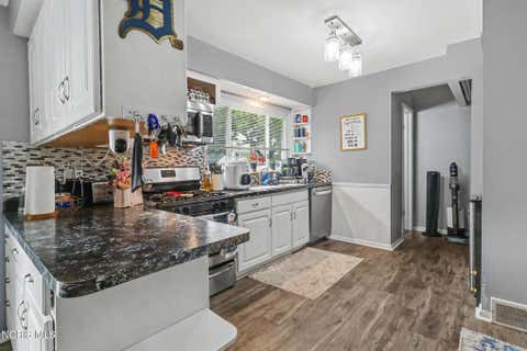 Tiny photo for 2038 Greenwich Lane, Toledo, OH 43611 (MLS # 10011719)