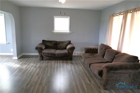 Tiny photo for 29658 Tracy Road, Walbridge, OH 43465 (MLS # 10008322)