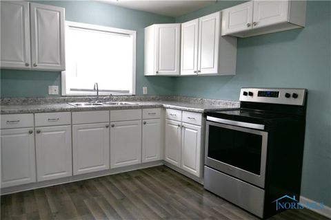 Tiny photo for 29658 Tracy Road, Walbridge, OH 43465 (MLS # 10008322)