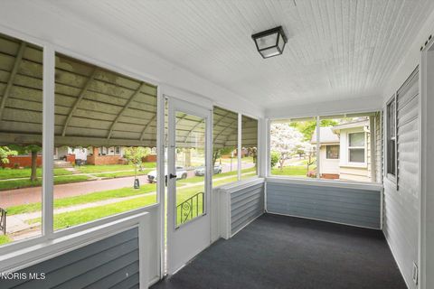 Tiny photo for 811 Geneva Avenue, Toledo, OH 43609 (MLS # 10007394)