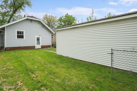 Tiny photo for 811 Geneva Avenue, Toledo, OH 43609 (MLS # 10007394)