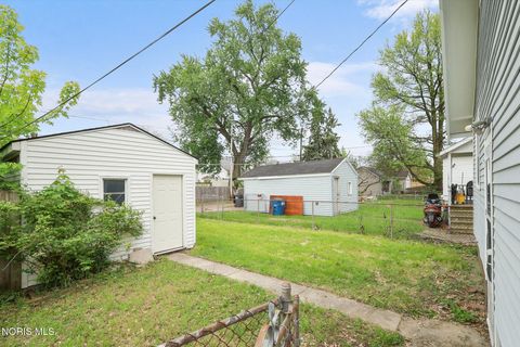 Tiny photo for 811 Geneva Avenue, Toledo, OH 43609 (MLS # 10007394)