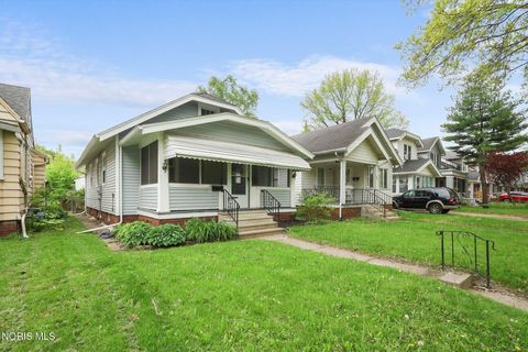 Tiny photo for 811 Geneva Avenue, Toledo, OH 43609 (MLS # 10007394)