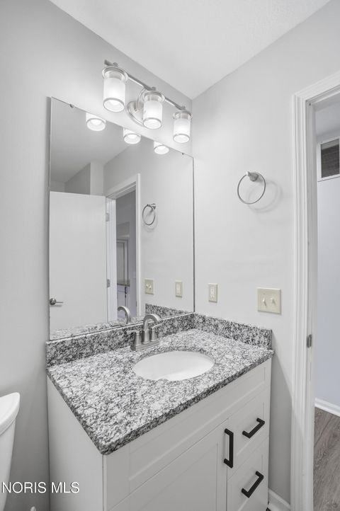 Tiny photo for 58 E Foxgate Circle, Bowling Green, OH 43402 (MLS # 10007413)
