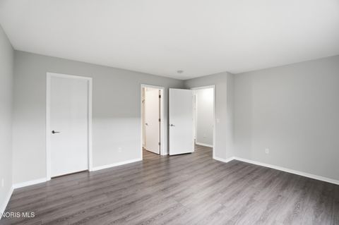 Tiny photo for 58 E Foxgate Circle, Bowling Green, OH 43402 (MLS # 10007413)
