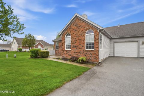 Tiny photo for 58 E Foxgate Circle, Bowling Green, OH 43402 (MLS # 10007413)