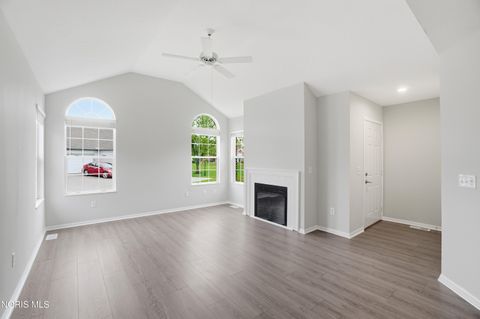 Tiny photo for 58 E Foxgate Circle, Bowling Green, OH 43402 (MLS # 10007413)