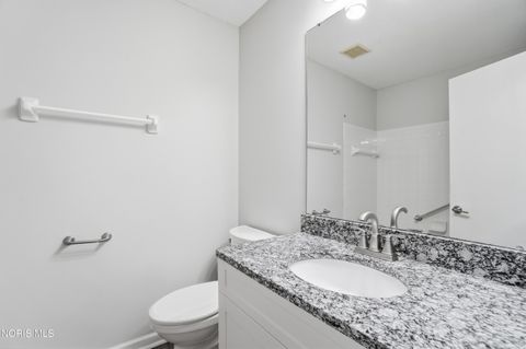 Tiny photo for 58 E Foxgate Circle, Bowling Green, OH 43402 (MLS # 10007413)