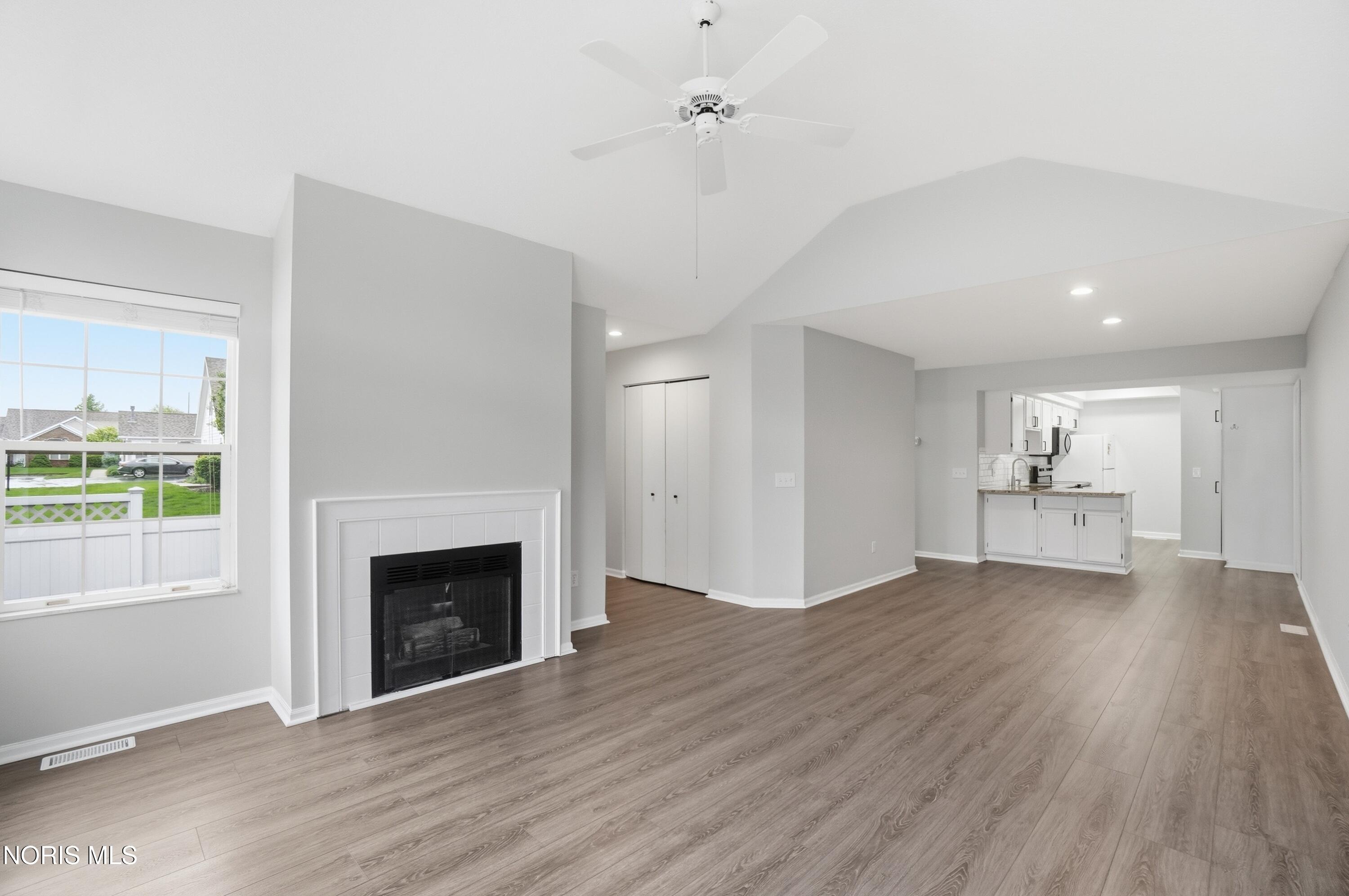 58 E Foxgate Circle