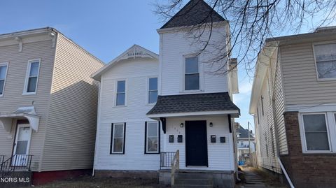 Photo of 1330 N Huron Street, Toledo, OH 43604 (MLS # 10004559)