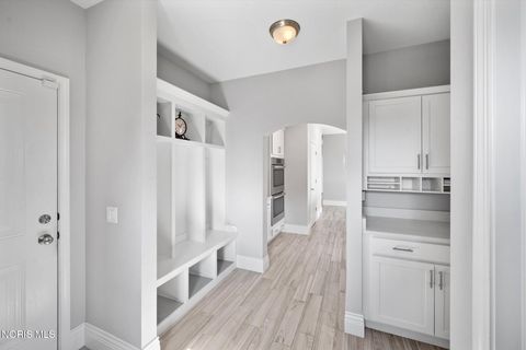 Tiny photo for 110 Wellington Place, Perrysburg, OH 43551 (MLS # 10004538)