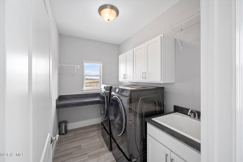 Tiny photo for 110 Wellington Place, Perrysburg, OH 43551 (MLS # 10004538)