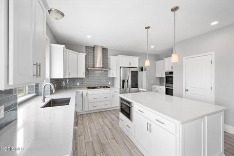 Tiny photo for 110 Wellington Place, Perrysburg, OH 43551 (MLS # 10004538)