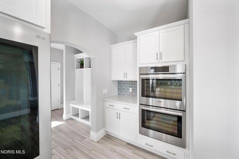 Tiny photo for 110 Wellington Place, Perrysburg, OH 43551 (MLS # 10004538)