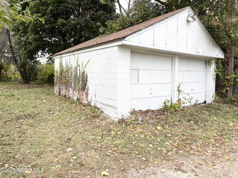 Tiny photo for 1510 Walnut Street, Toledo, OH 43608 (MLS # 10000552)