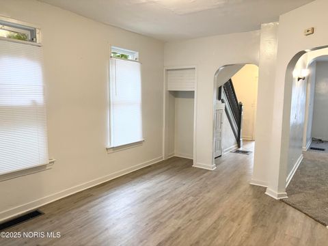 Tiny photo for 1510 Walnut Street, Toledo, OH 43608 (MLS # 10000552)
