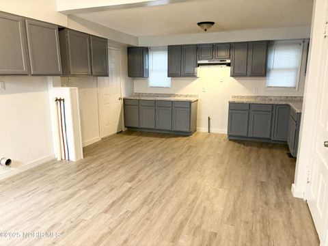 Tiny photo for 1510 Walnut Street, Toledo, OH 43608 (MLS # 10000552)