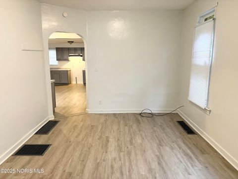 Tiny photo for 1510 Walnut Street, Toledo, OH 43608 (MLS # 10000552)