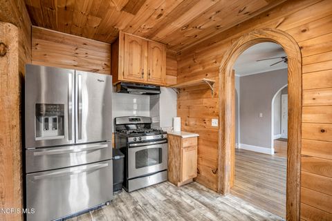 Tiny photo for 239 Hannum Avenue, Rossford, OH 43460 (MLS # 10005297)