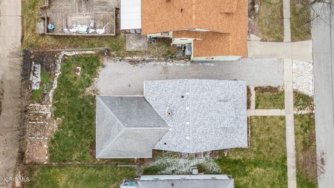 Tiny photo for 239 Hannum Avenue, Rossford, OH 43460 (MLS # 10005297)