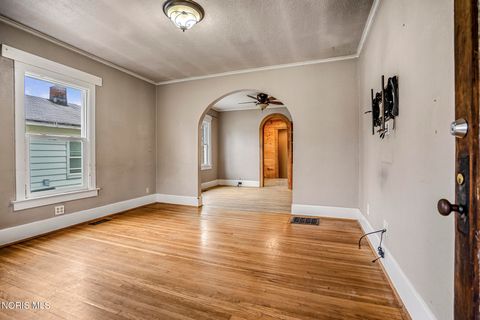 Tiny photo for 239 Hannum Avenue, Rossford, OH 43460 (MLS # 10005297)