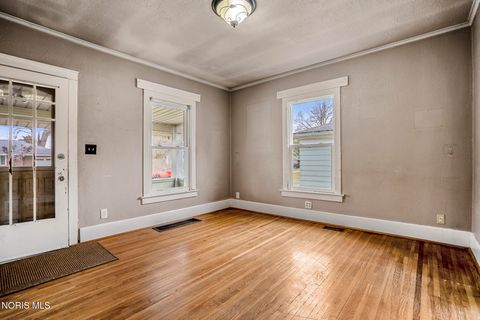 Tiny photo for 239 Hannum Avenue, Rossford, OH 43460 (MLS # 10005297)