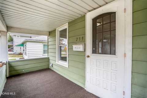 Tiny photo for 239 Hannum Avenue, Rossford, OH 43460 (MLS # 10005297)