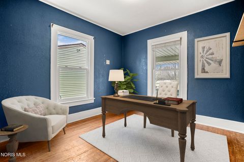 Tiny photo for 239 Hannum Avenue, Rossford, OH 43460 (MLS # 10005297)