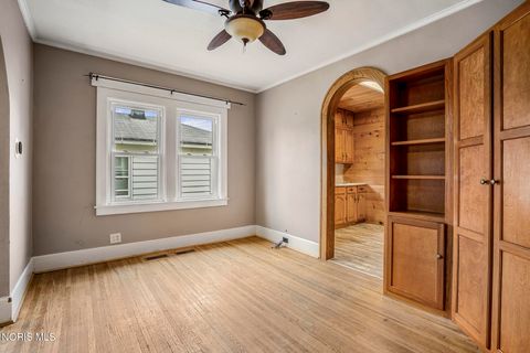 Tiny photo for 239 Hannum Avenue, Rossford, OH 43460 (MLS # 10005297)