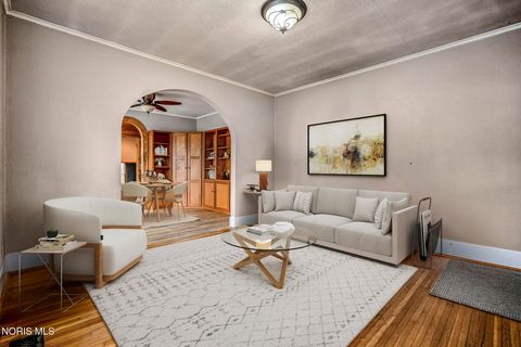 Tiny photo for 239 Hannum Avenue, Rossford, OH 43460 (MLS # 10005297)