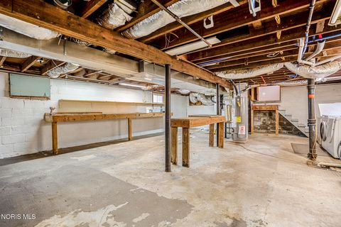 Tiny photo for 239 Hannum Avenue, Rossford, OH 43460 (MLS # 10005297)