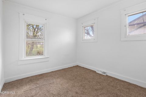 Tiny photo for 1206 Warwick Avenue, Toledo, OH 43607 (MLS # 10006092)