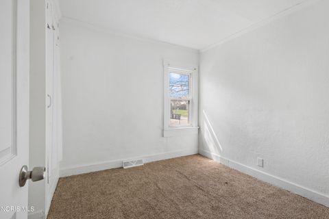 Tiny photo for 1206 Warwick Avenue, Toledo, OH 43607 (MLS # 10006092)