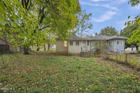 Tiny photo for 1206 Warwick Avenue, Toledo, OH 43607 (MLS # 10006092)