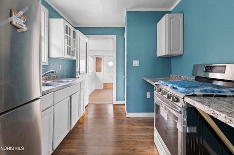 Tiny photo for 1206 Warwick Avenue, Toledo, OH 43607 (MLS # 10006092)