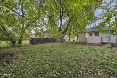 Tiny photo for 1206 Warwick Avenue, Toledo, OH 43607 (MLS # 10006092)