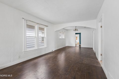 Tiny photo for 1206 Warwick Avenue, Toledo, OH 43607 (MLS # 10006092)